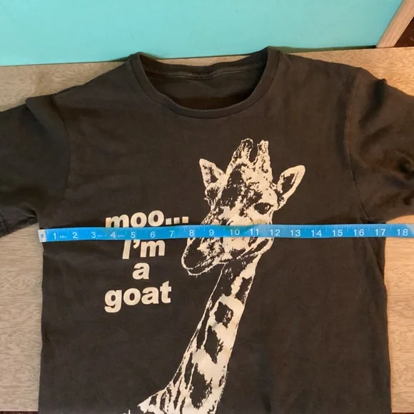 Moo…I’m a Goat Giraffe T-Shirt Good Condition Size Tag Missing - Picture 5 of 7